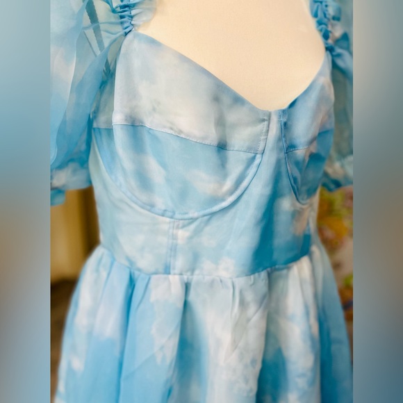 Selkie Head in the Clouds Ritz Gown - Picture 5 of 7